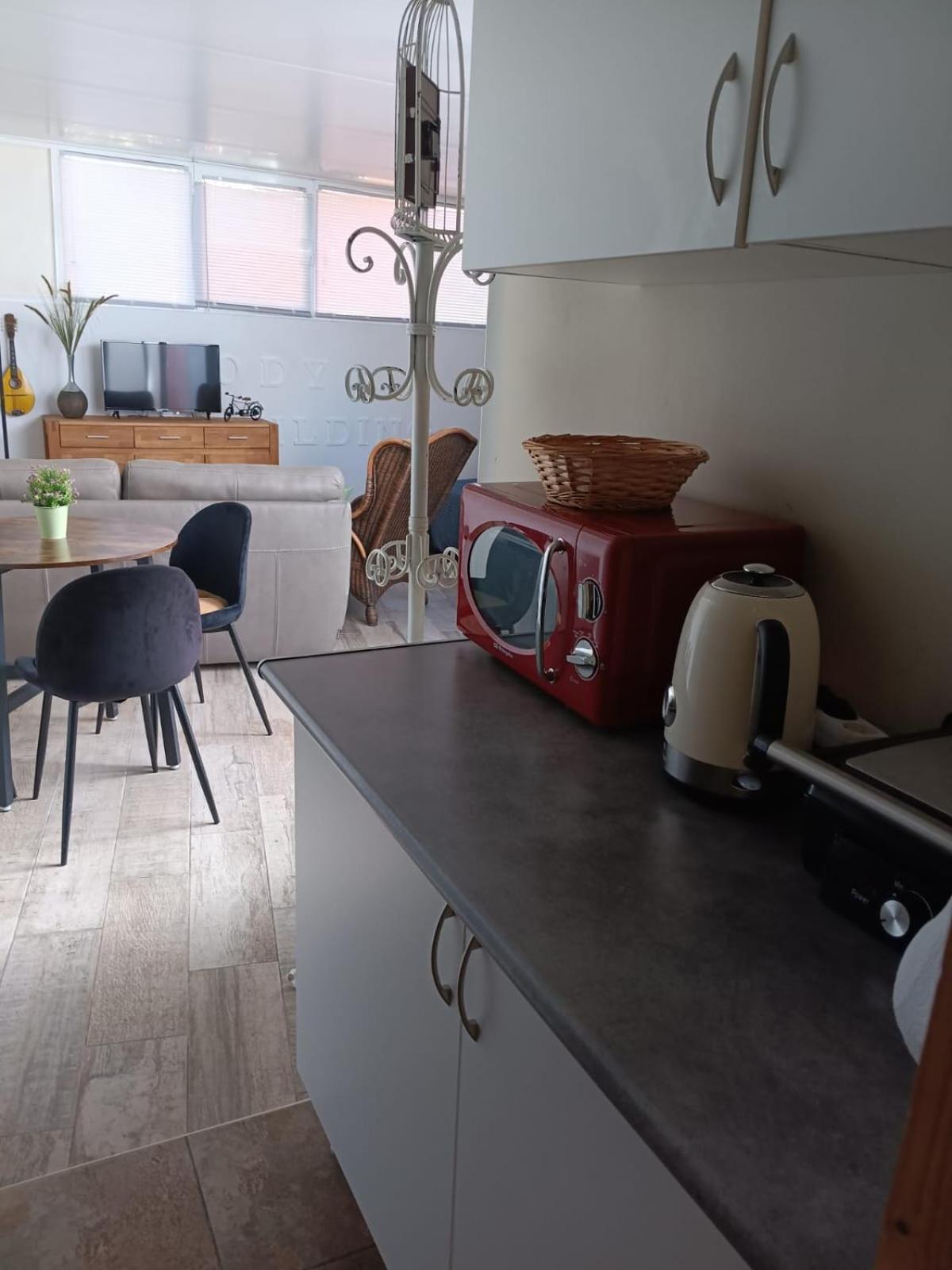 Apartamento La Casa De Huespedes La Pobla de Vallbona Exterior foto